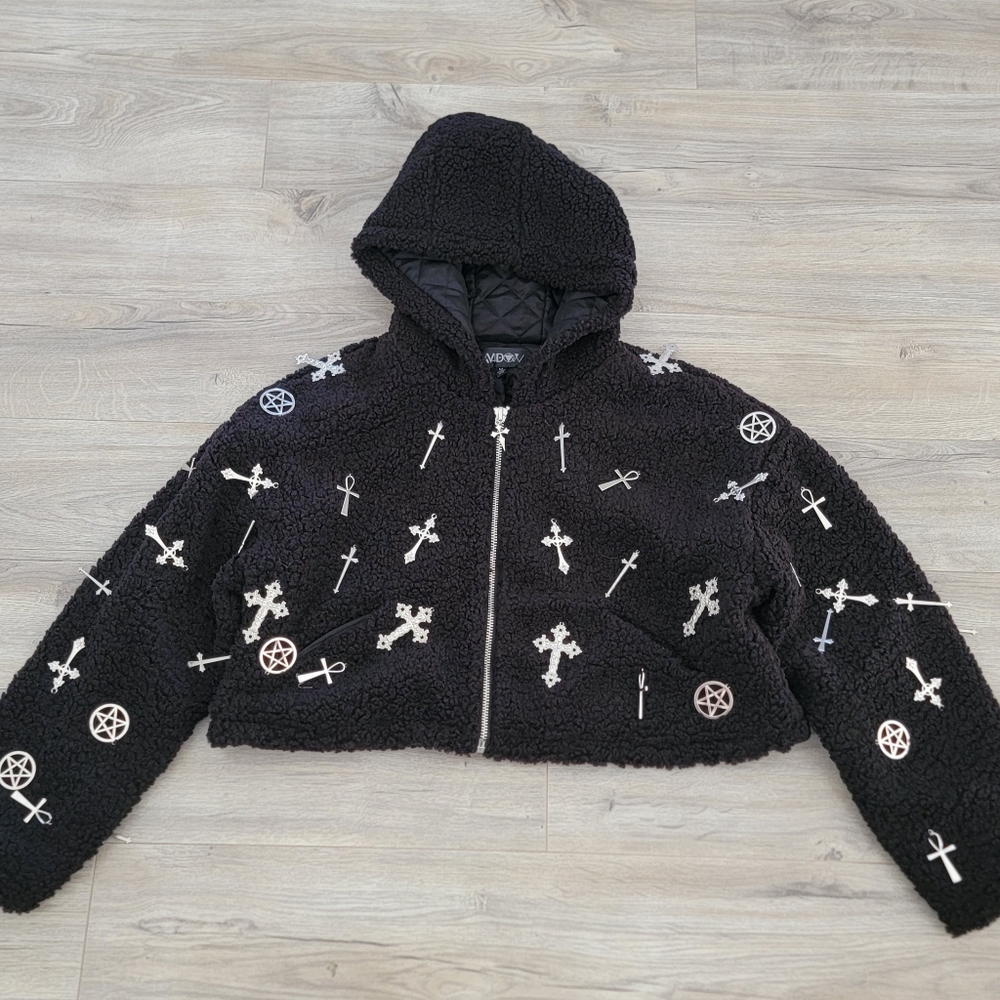 Dolls Kill Widow Idol Worship Hooded Sherpa Jacket with Charms sz Medium NWOT